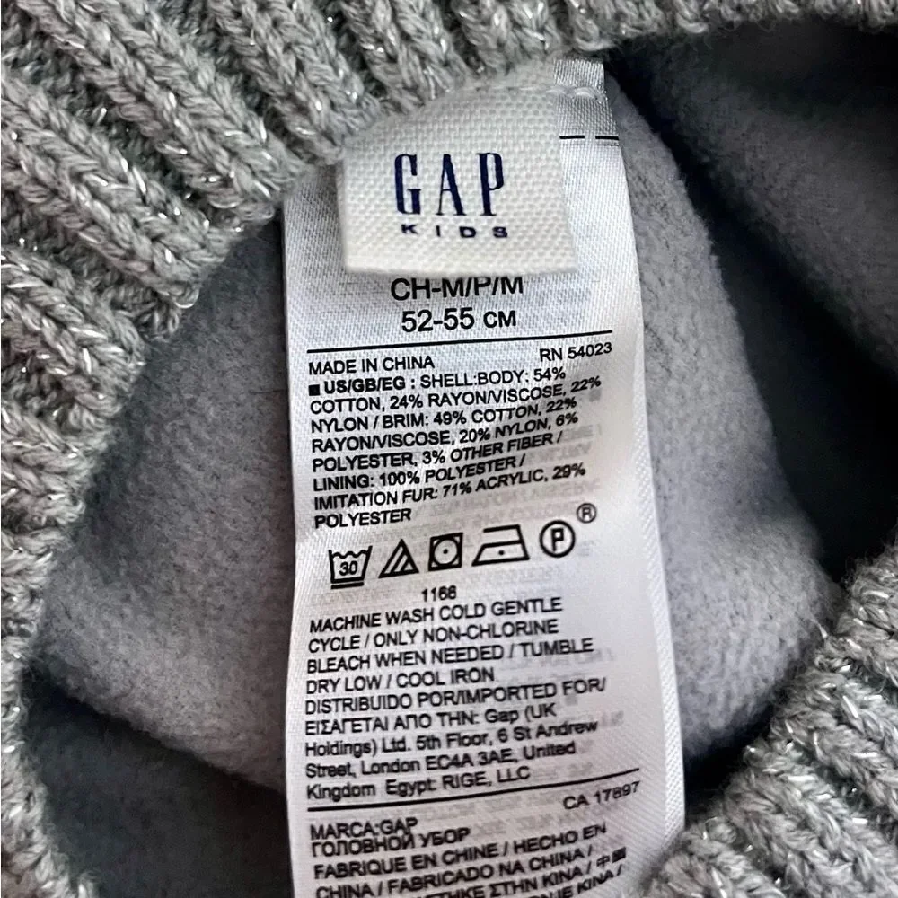 Gap kids beanie with mitten set - very gently used- like new condition.